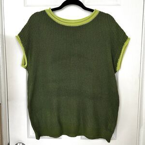Women’s Green Knit Sweater Vest Crew Neck T-shirt Size M Layering Top/Blouse